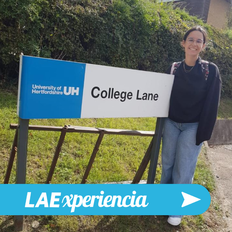 Nuria estudiando un máster en Diseño Gráfico en Hertforshire University