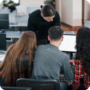 Conoce los requisitos esenciales para acceder a programas técnicos y vocacionales en el extranjero.